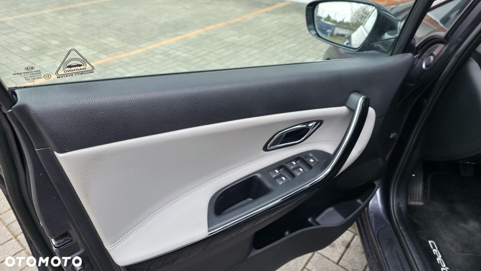 Kia Ceed 1.6 CRDi 136 ISG Spirit - 19