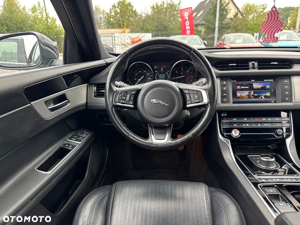 Jaguar XF 2.0 i4D Pure - 34