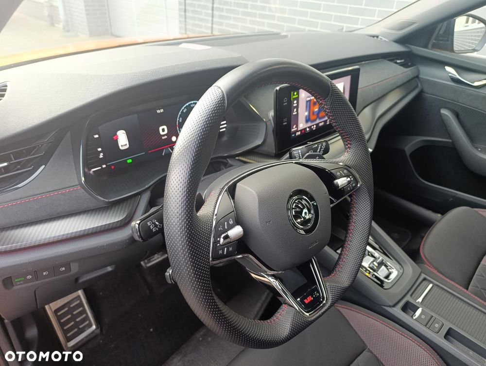 Skoda Octavia 2.0 TSI DSG RS - 6