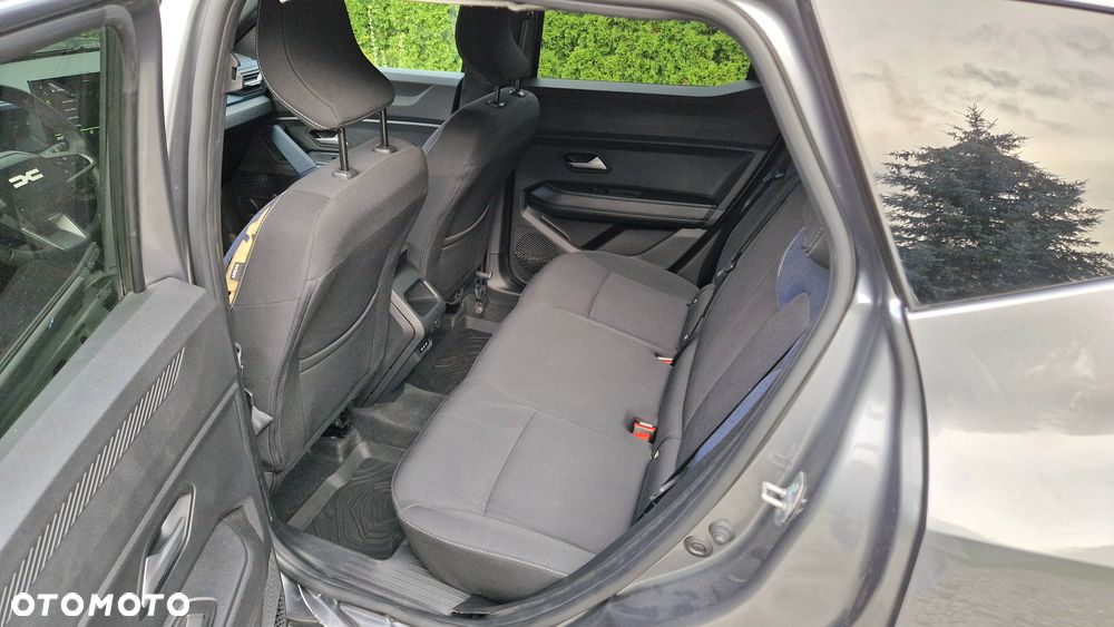 Dacia Duster 1.6 Full Hybrid 140 Journey MMT - 11