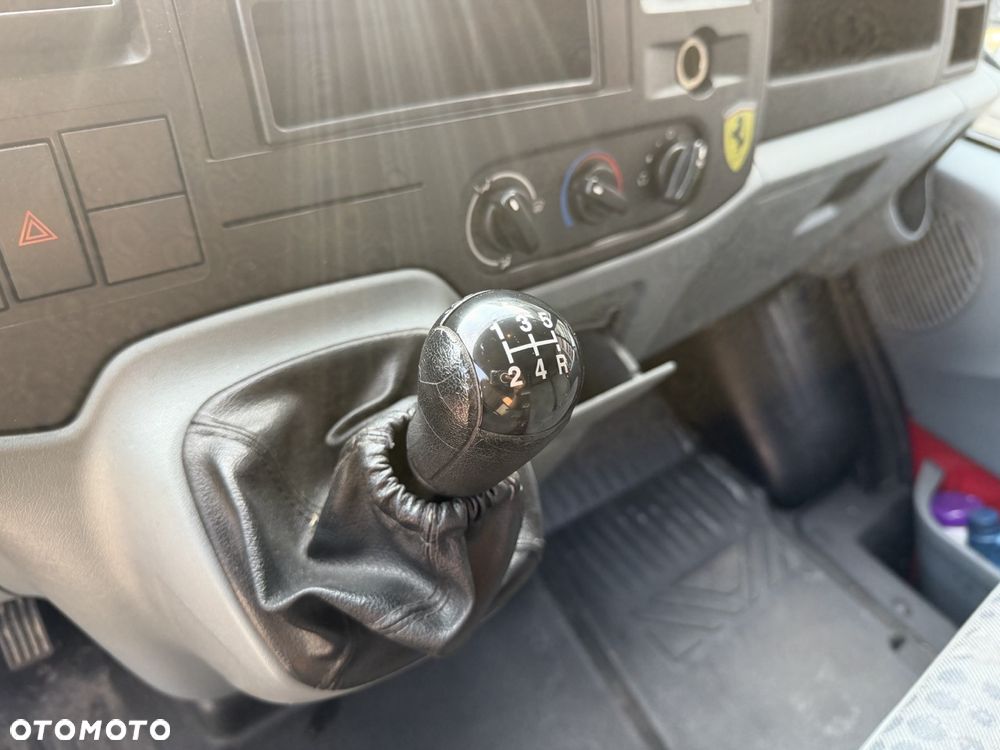Ford Transit - 13