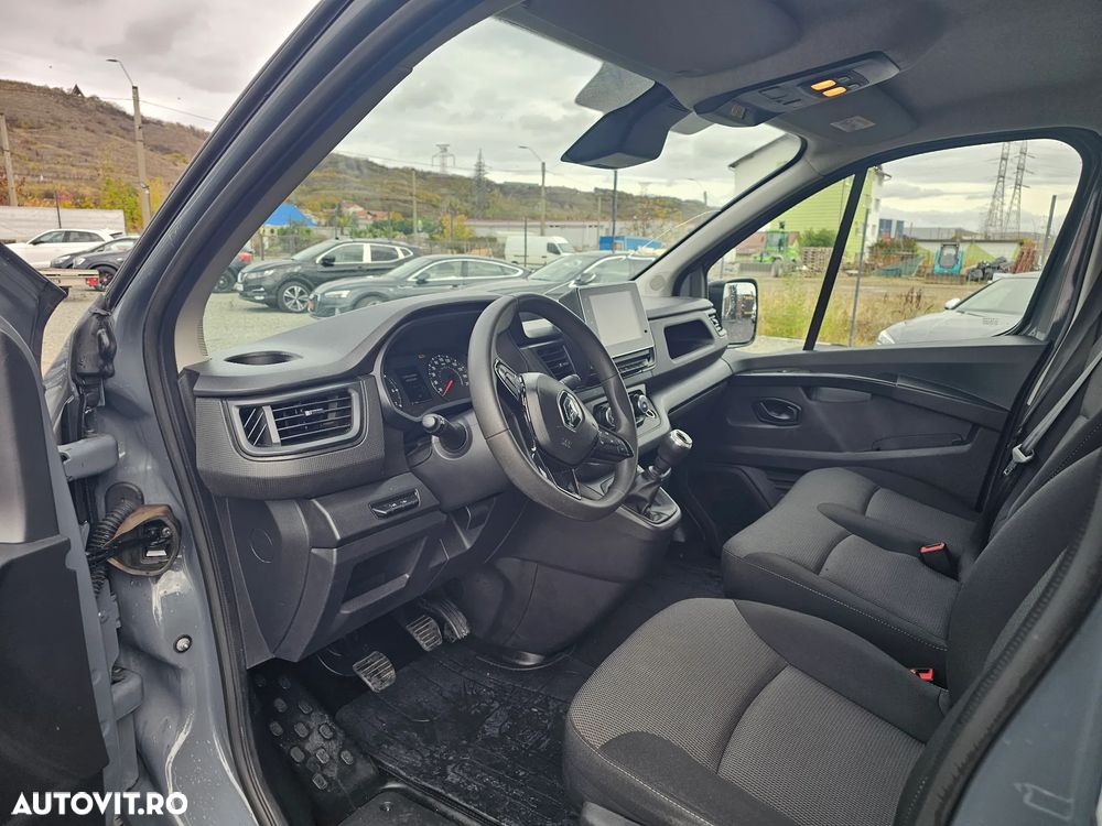 Renault Trafic 2.0 Blue dCi 150 Furgon Cabina Dubla L2H1 - 9