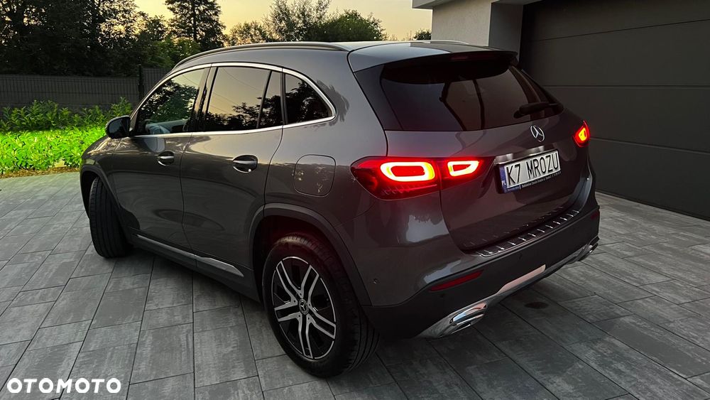 Mercedes-Benz GLA 200 - 12