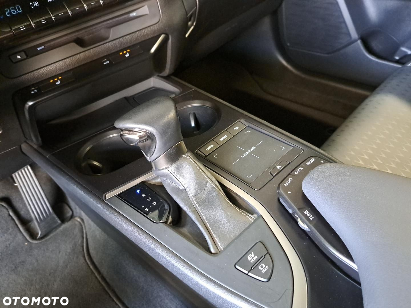 Lexus UX 250h GPF F Impression 2WD - 26