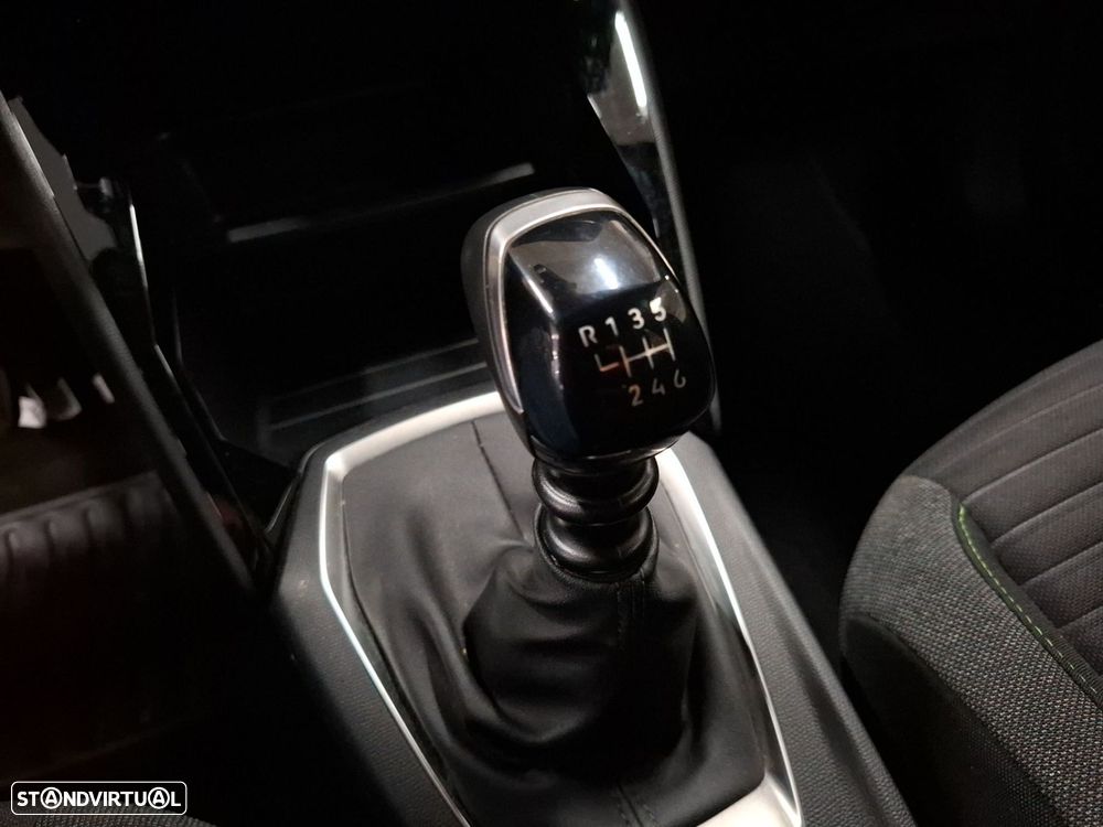 Peugeot 2008 1.2 PureTech Active - 18