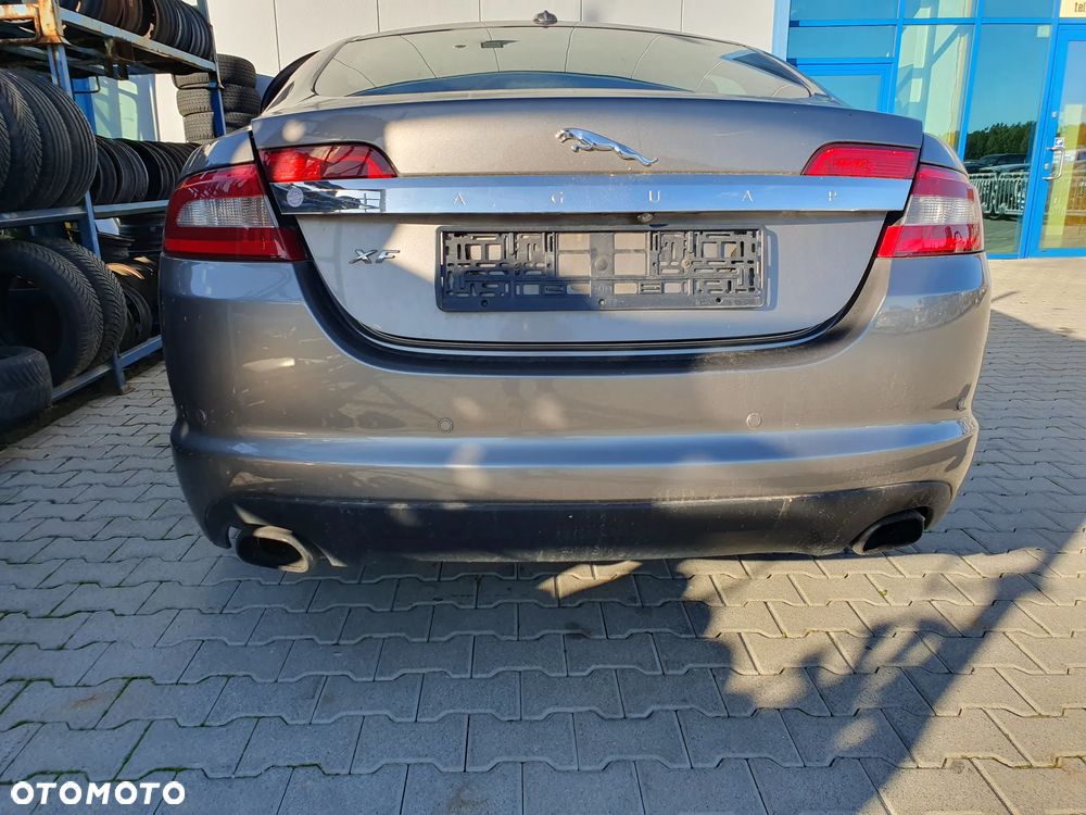 JAGUAR XF ZDERZAK TYŁ