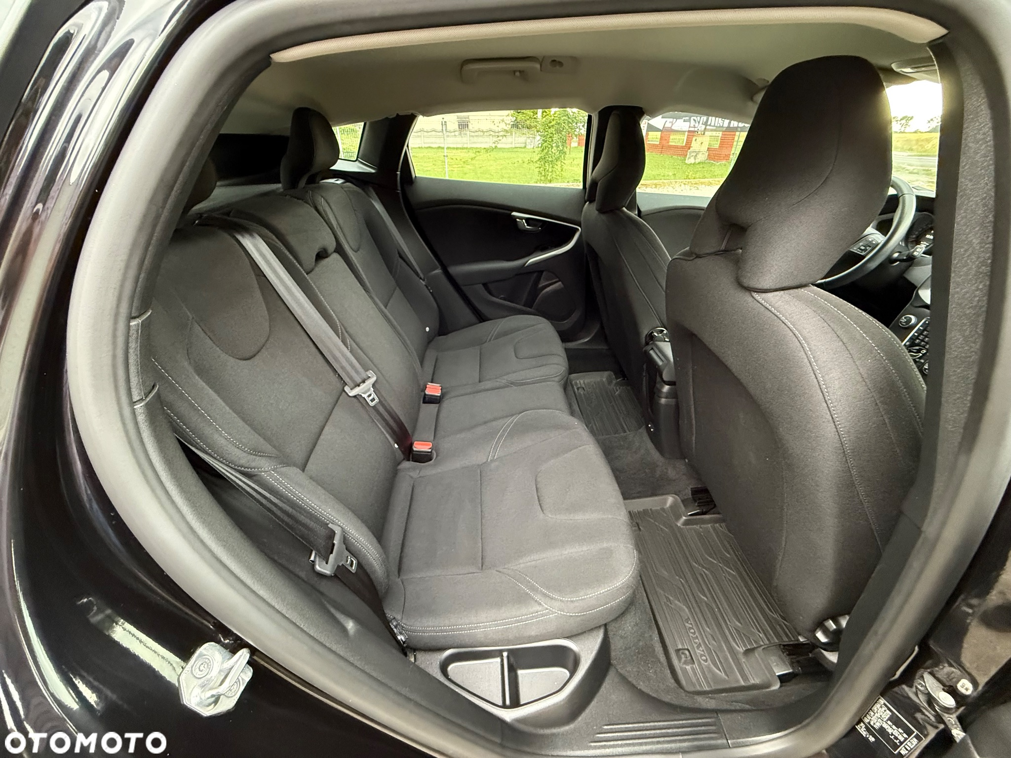 Volvo V40 T3 Drive-E Momentum - 33