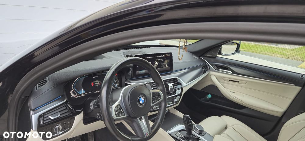 BMW Seria 5 530e xDrive - 14