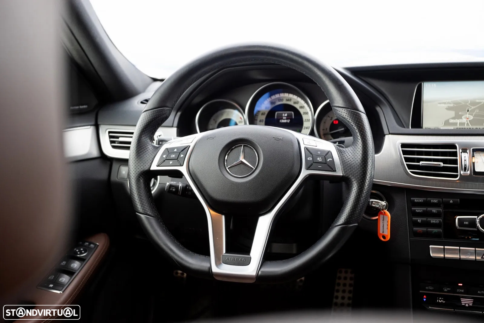 Mercedes-Benz E 350 BlueTEC Avantgarde 4-Matic - 36