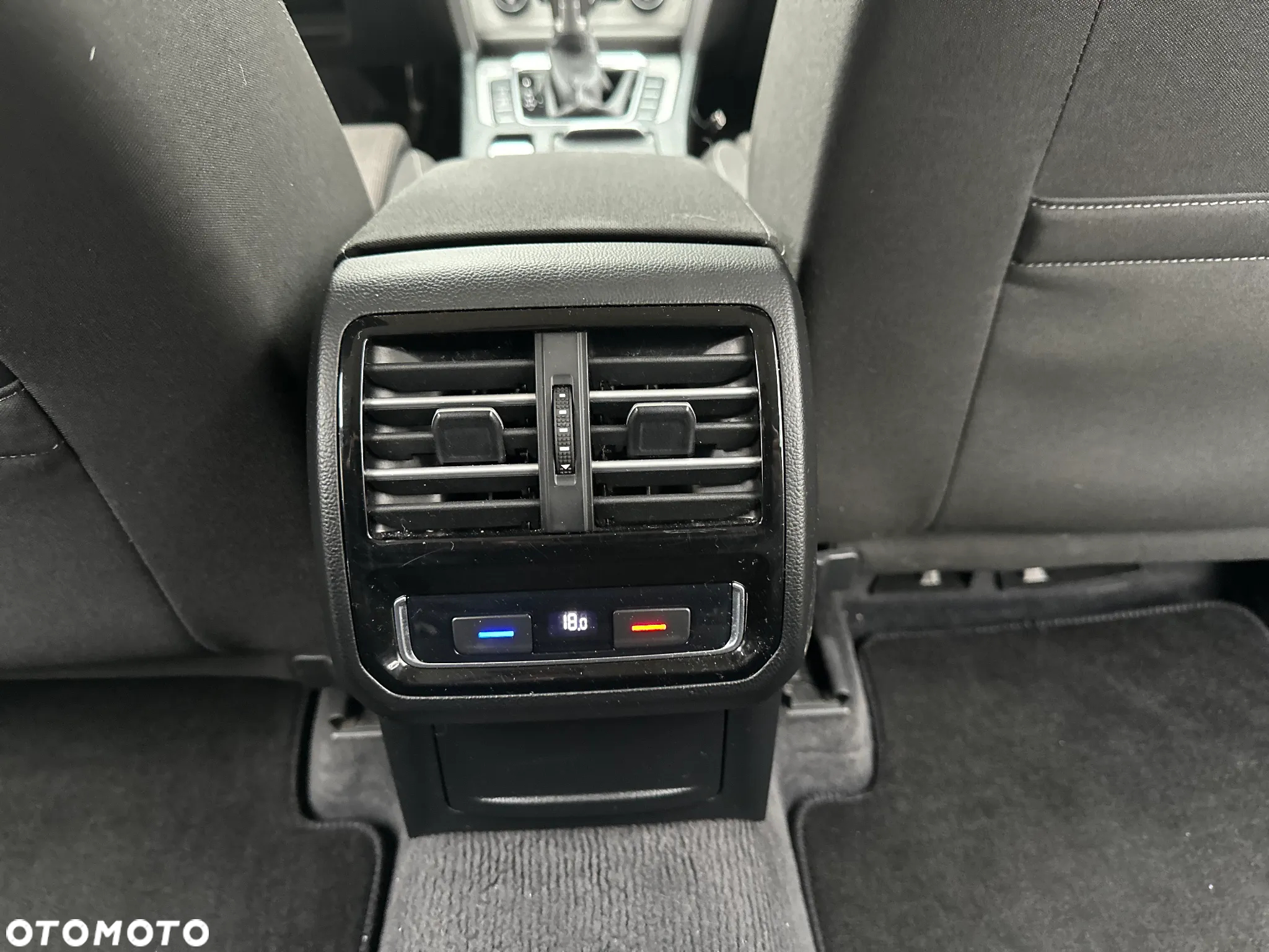 Volkswagen Passat 2.0 TDI BMT Highline DSG - 27