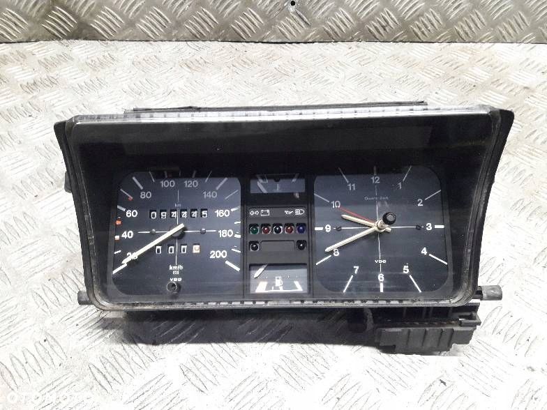 KOMPLETNE WNĘTRZE  KOKPIT KIEROWNICA BOCZKI FOTELE VOLKSWAGEN JETTA I - 11