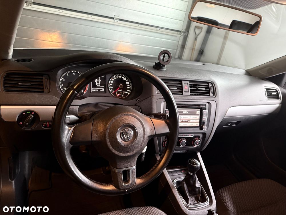 Volkswagen Jetta - 21