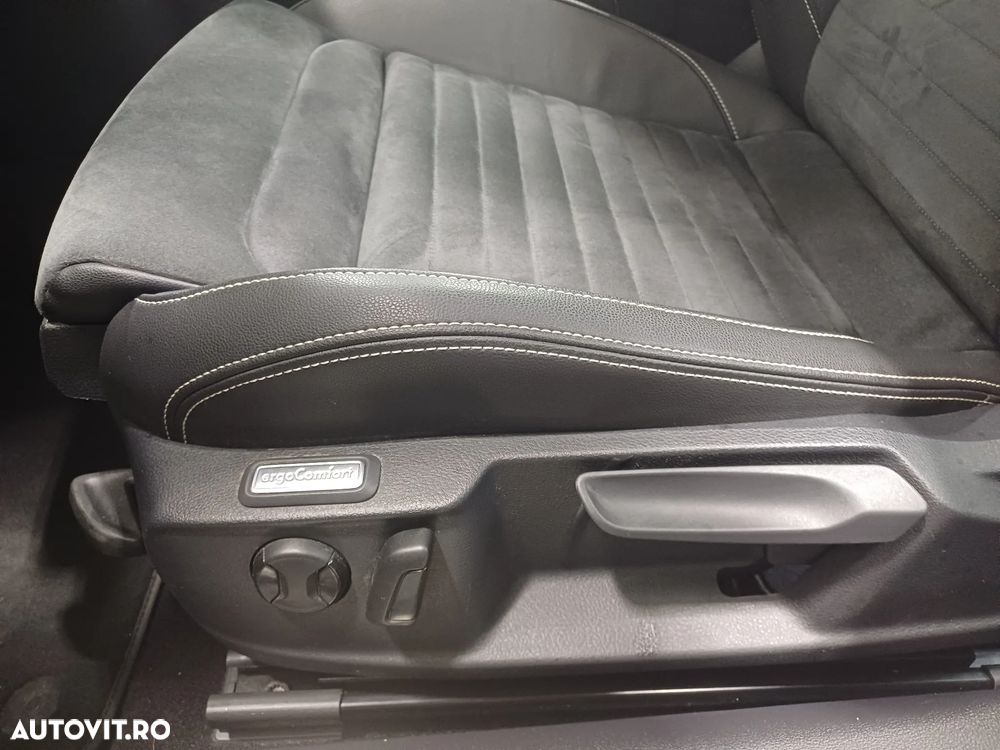 Volkswagen Passat 2.0 TDI DSG Highline - 10