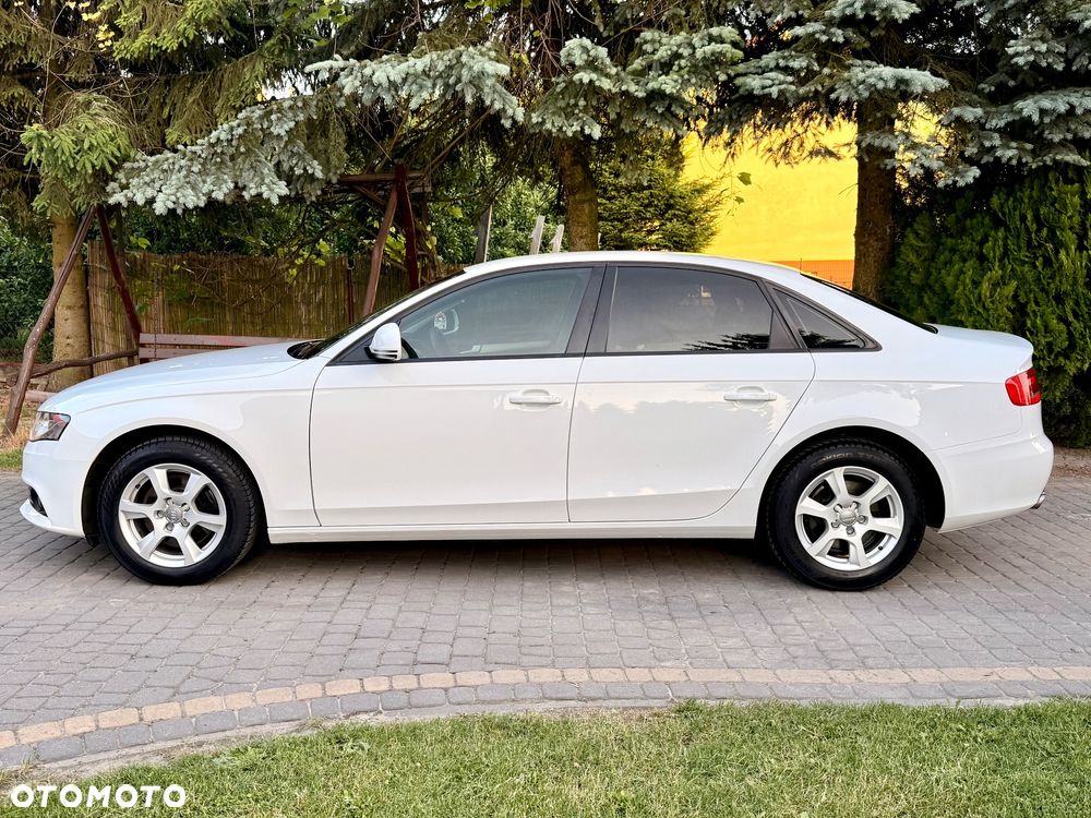 Audi A4 Limousine - 11