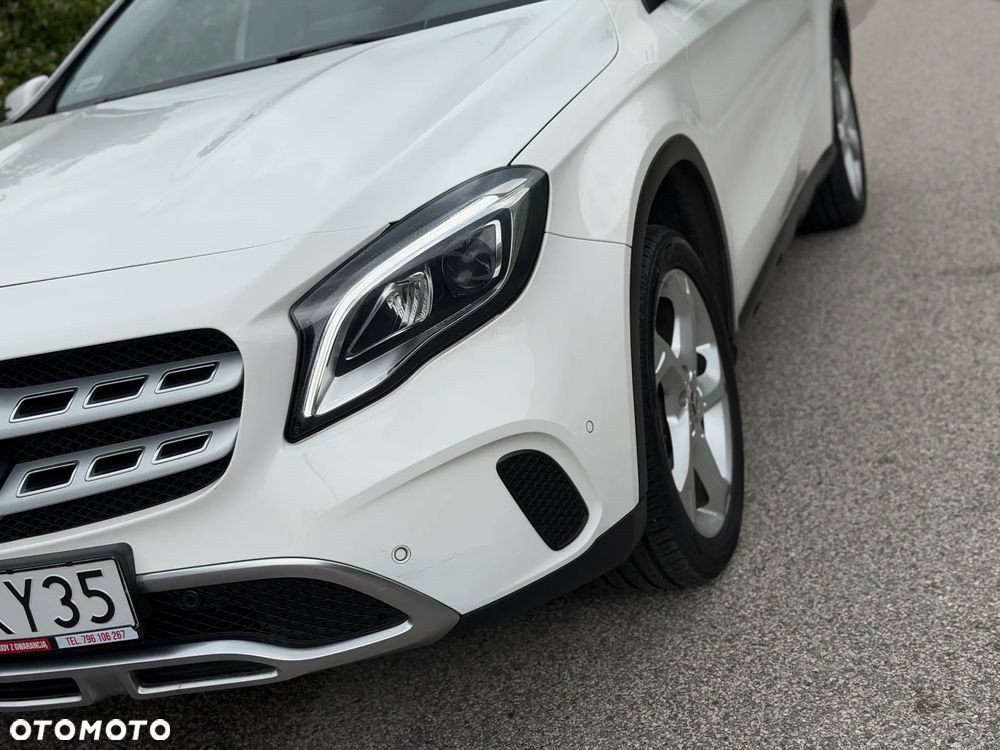 Mercedes-Benz GLA 200 7G-DCT Urban - 38