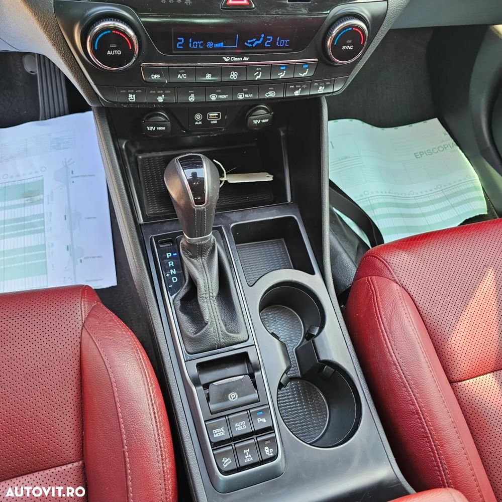 Hyundai Tucson 2.0 CRDI 4WD Automatik Premium - 12