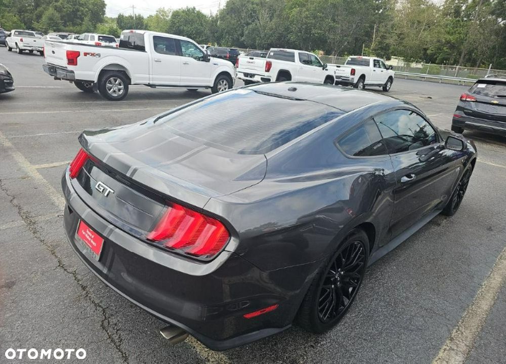 Ford Mustang - 4