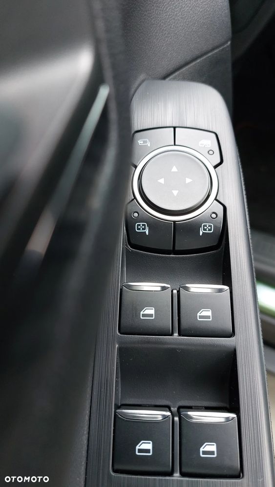 Ford Kuga 2.5 FHEV FWD ST-Line X - 20