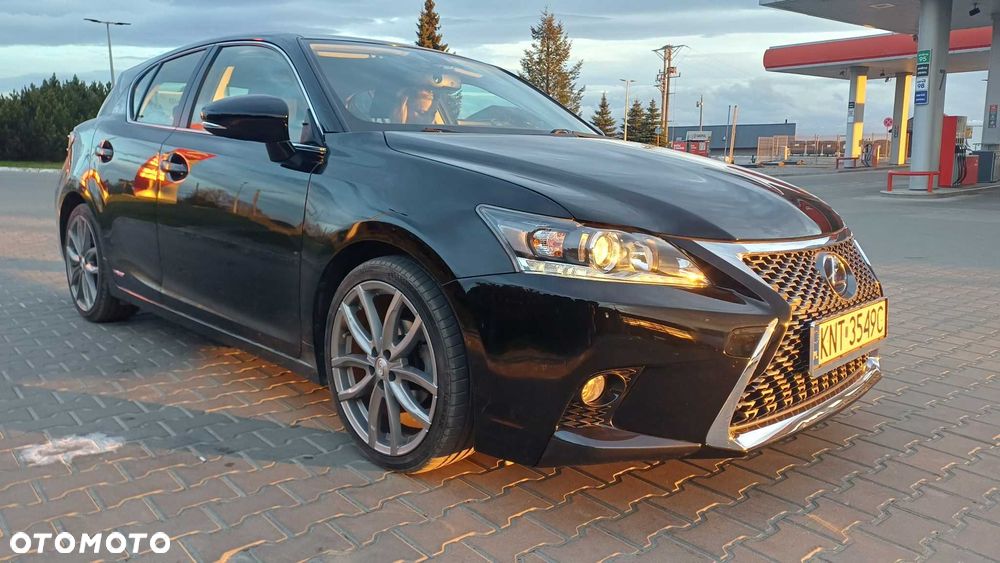 Lexus CT - 1