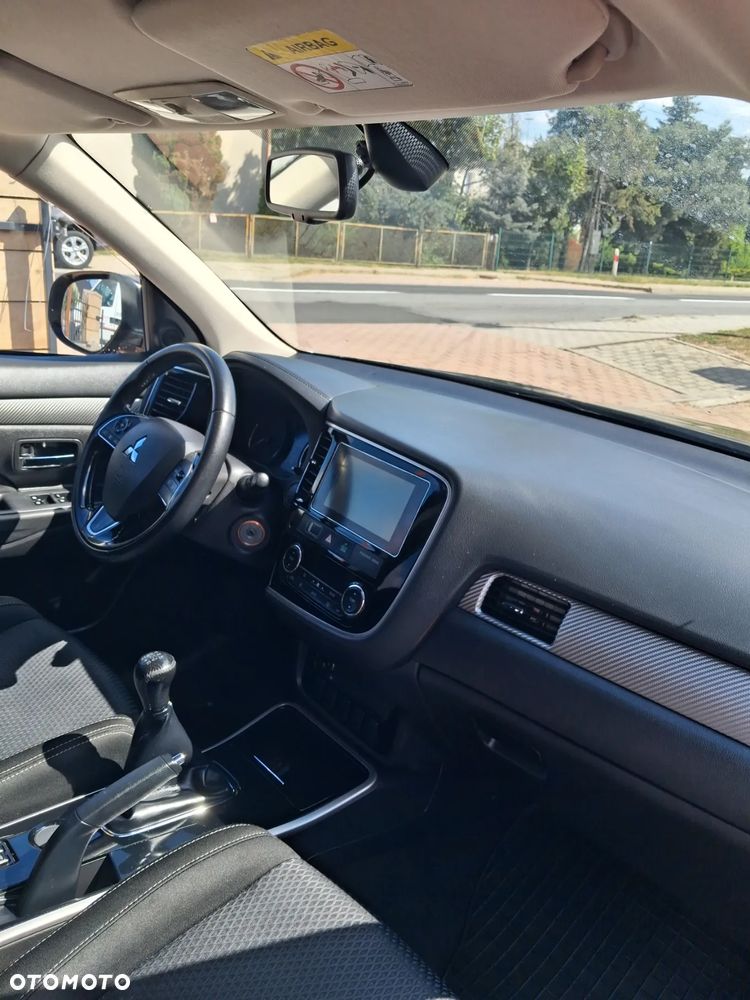 Mitsubishi Outlander - 15