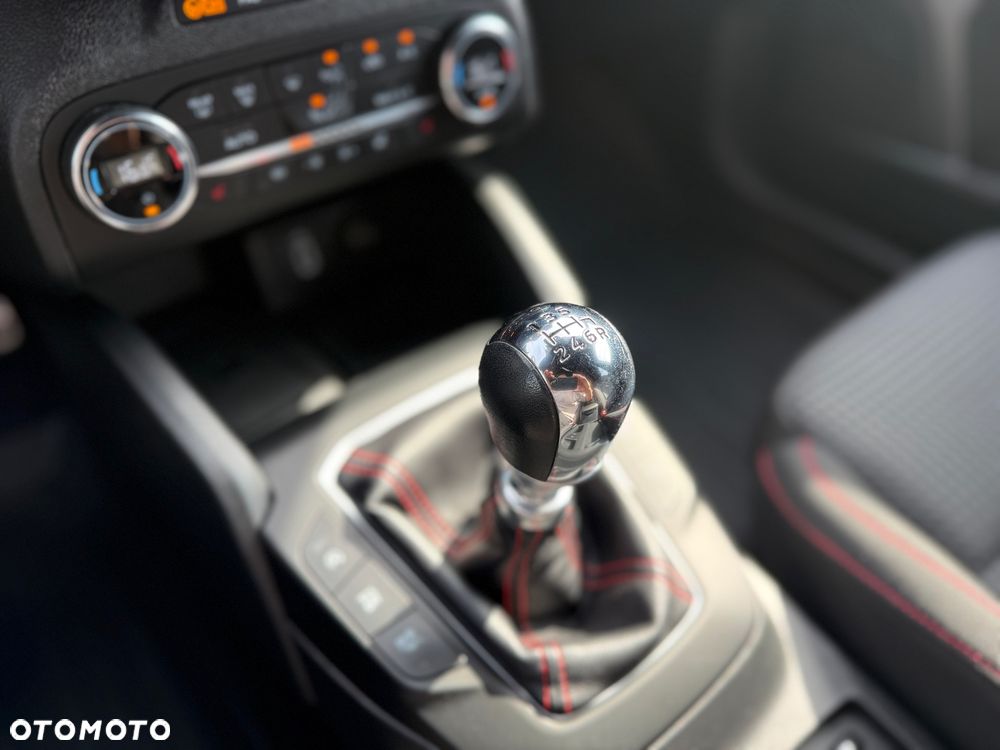Ford Focus 1.0 EcoBoost ST-Line - 22