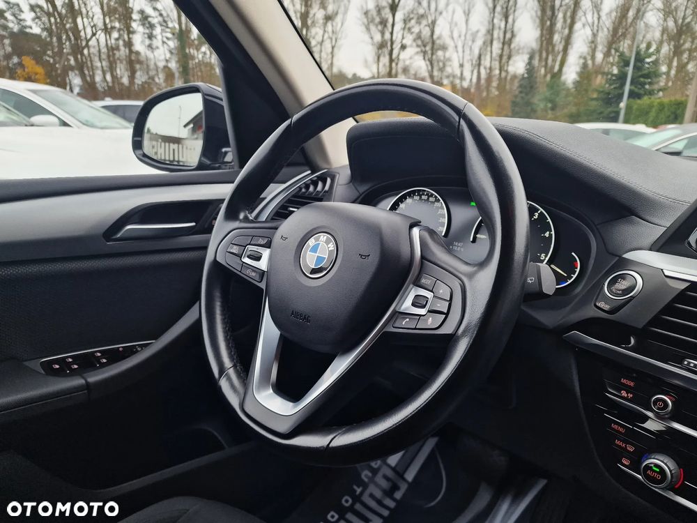 BMW X3 sDrive18d Advantage - 34