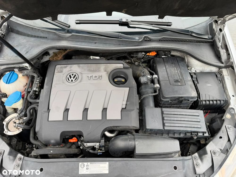 Volkswagen Golf 1.6 TDI Highline - 19