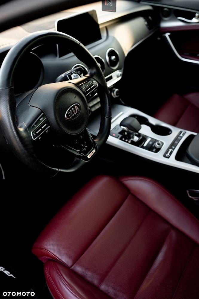 Kia Stinger 3.3 T-GDI V6 GT AWD - 30