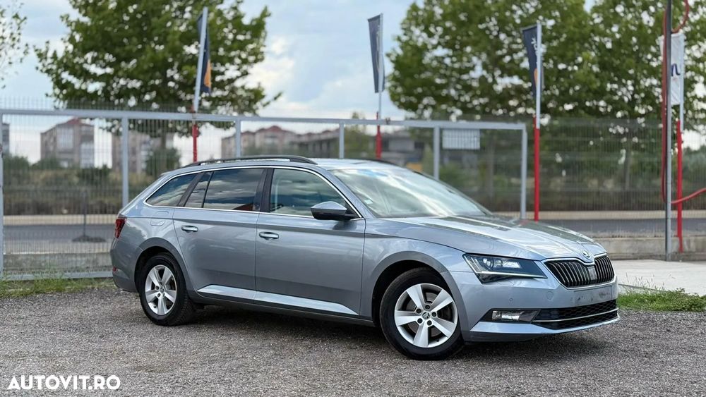 Skoda Superb 2.0 TDI DSG Style - 2