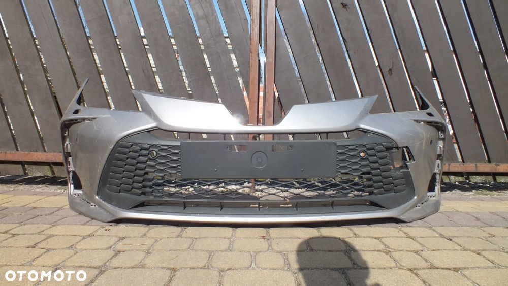 Zderzak przedni Toyota Corolla E21 sedan - 1