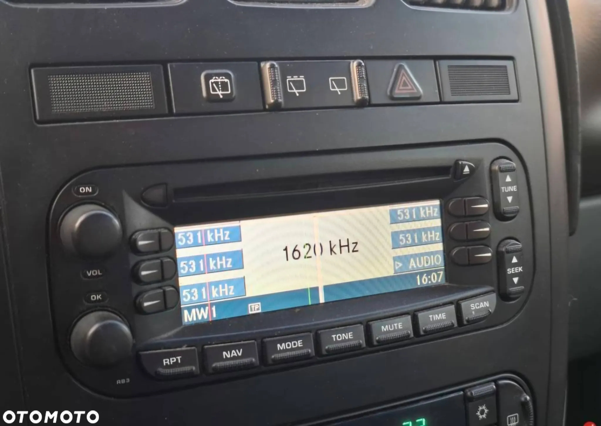Chrysler Voyager 3.3 LX - 14