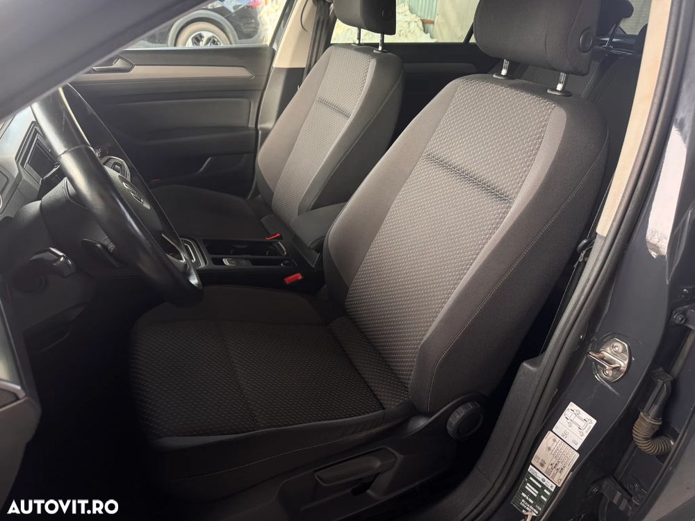 Volkswagen Passat - 26