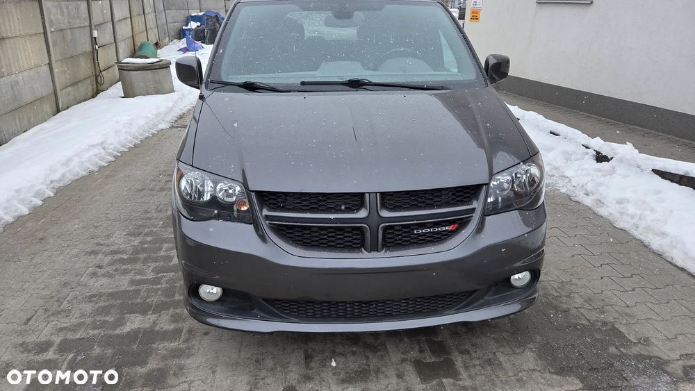Dodge Grand Caravan - 5