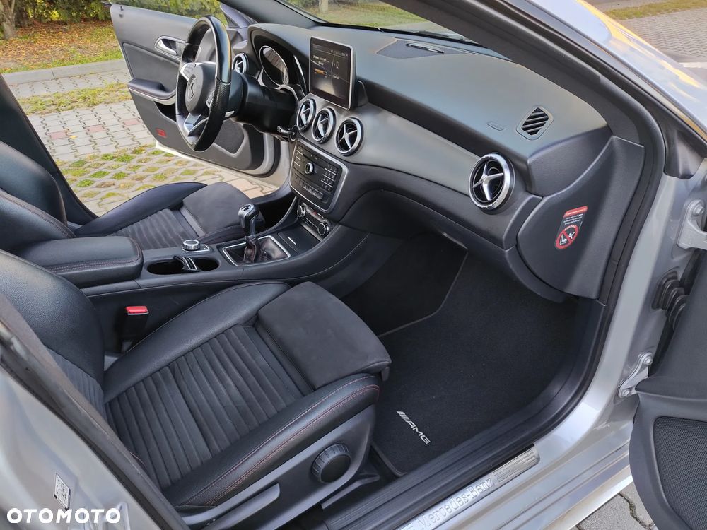 Mercedes-Benz CLA - 16
