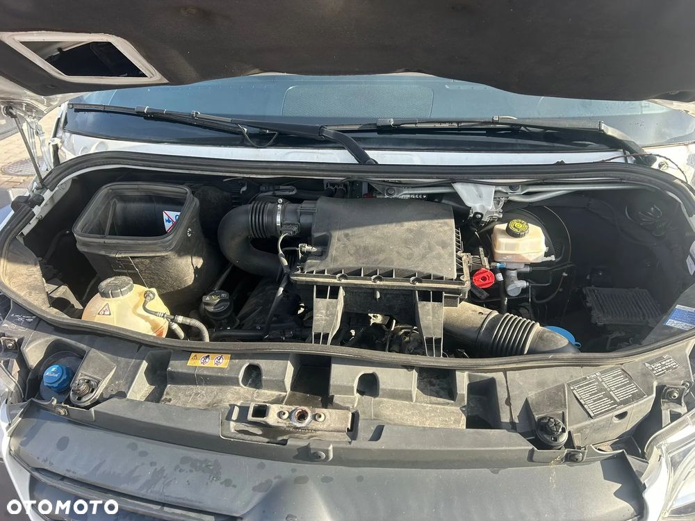Mercedes-Benz Sprinter 319 - 16