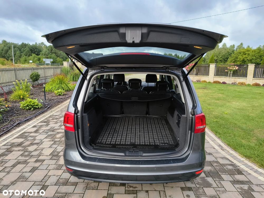 Volkswagen Sharan 2.0 TDI DSG Blue Motion Highline - 16