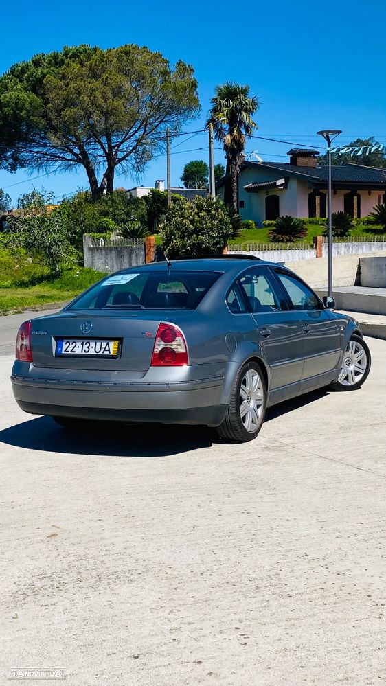 VW Passat 1.9 TDi Highline - 3