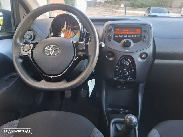 Toyota Aygo 1.0 X-Play - 11