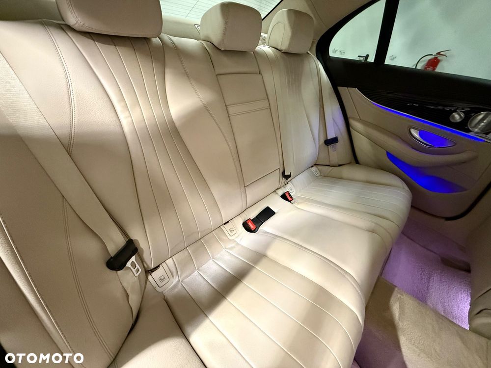 Mercedes-Benz Klasa E 200 9G-TRONIC - 34
