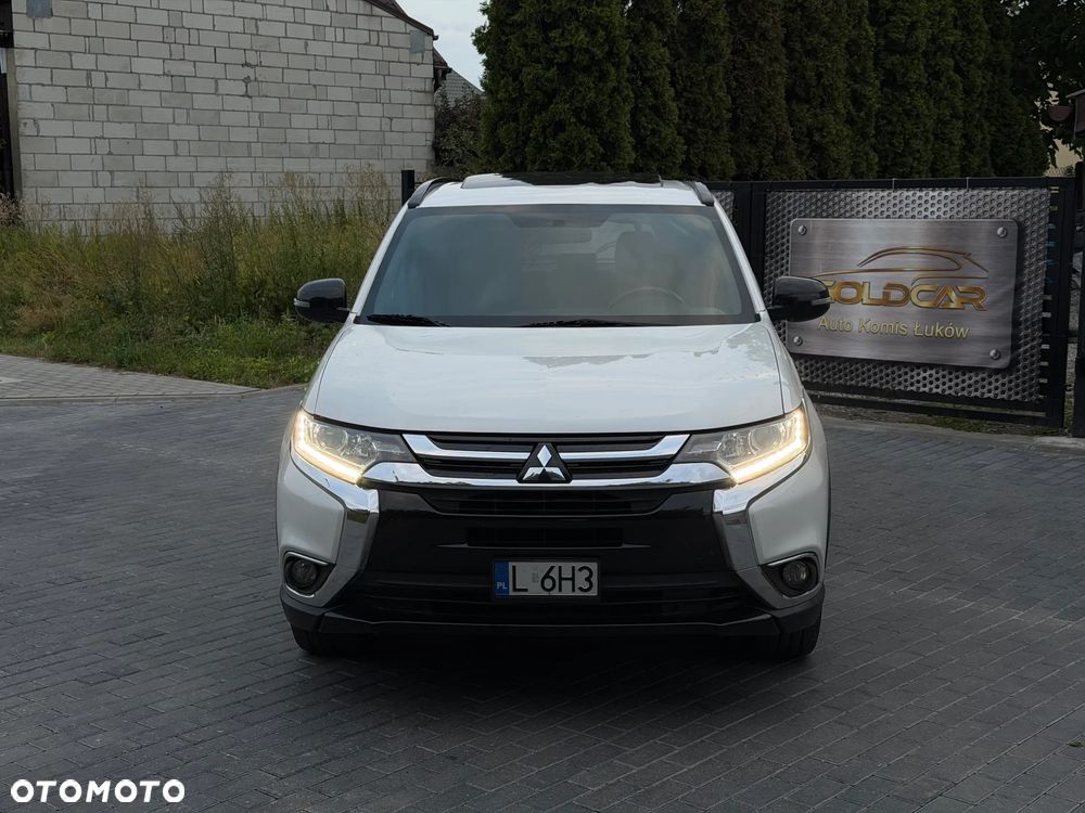 Mitsubishi Outlander - 2