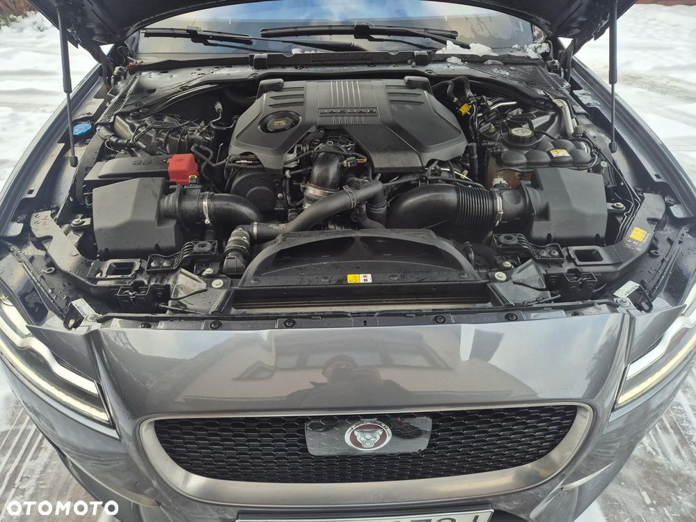 Jaguar XF 3.0 TDV6 R-Sport - 13