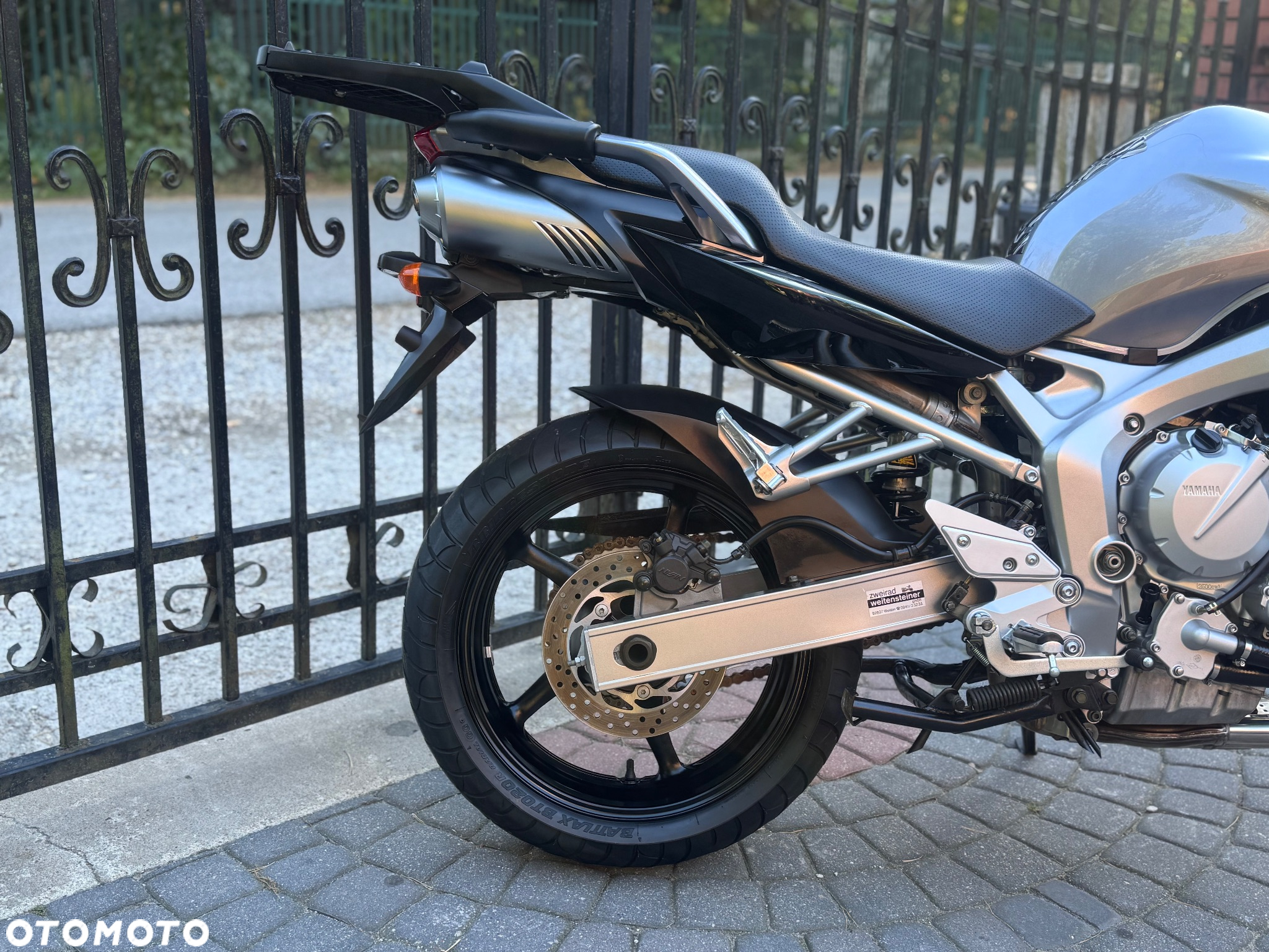 Yamaha FZ6 - 9