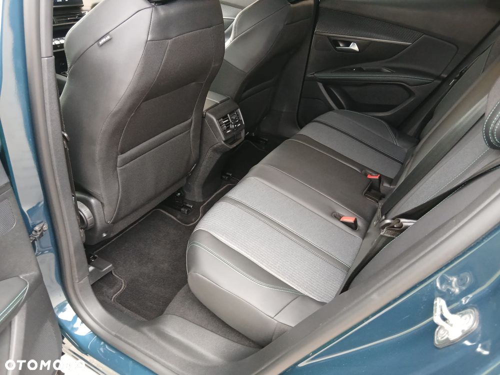 Peugeot 3008 1.2 PureTech mHEV Allure Pack S&S e-DCS6 - 12