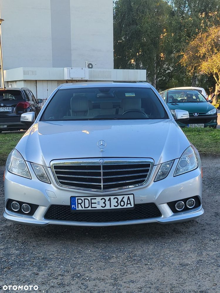 Mercedes-Benz E-Class 2009 photo 4
