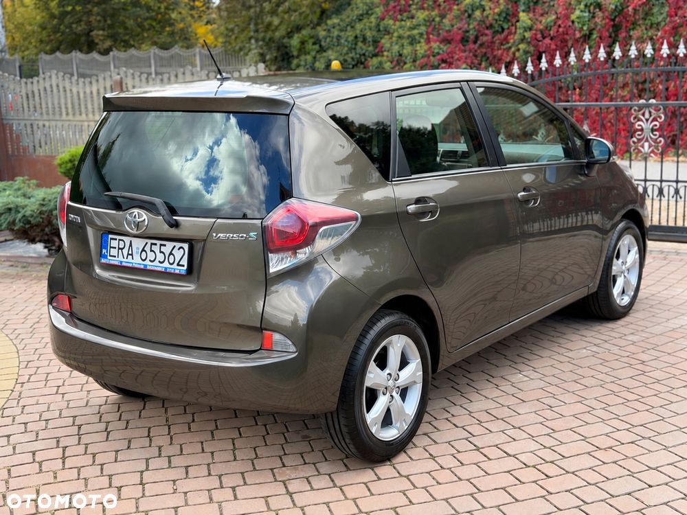Toyota Verso-S 2015 photo 4