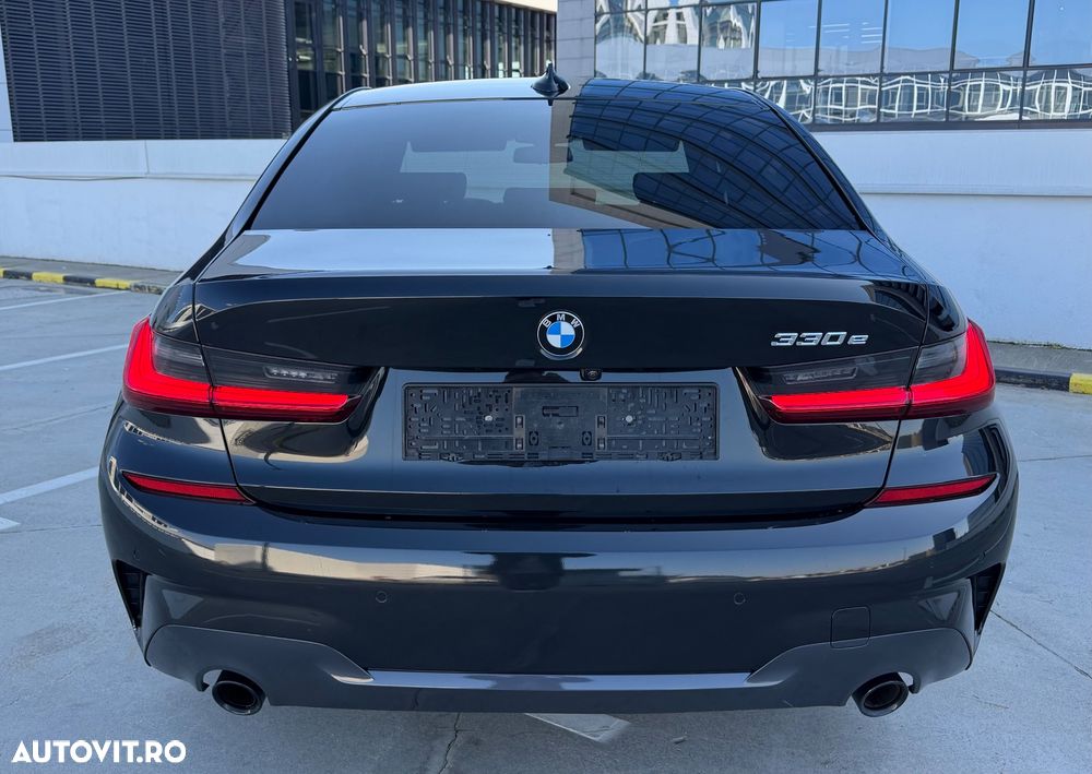 BMW Seria 3 330e Aut. Sport Line - 4