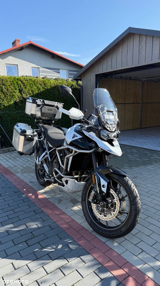 Triumph Tiger - 1