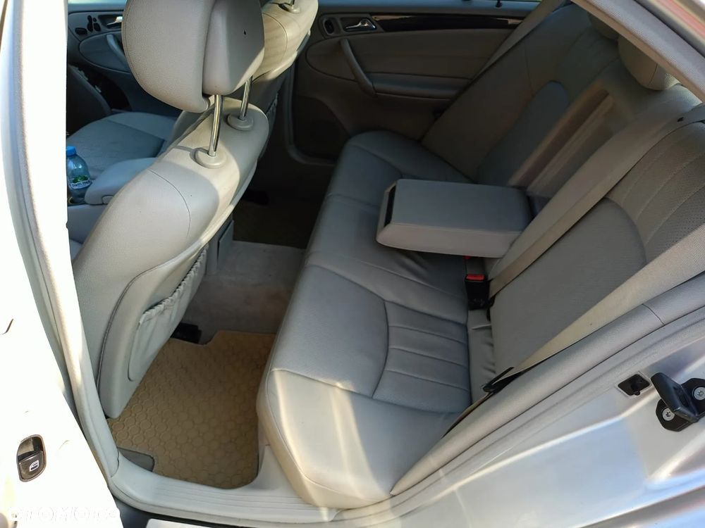 Mercedes-Benz Klasa C 350 4Matic 7G-TRONIC SPORT EDITION - 10