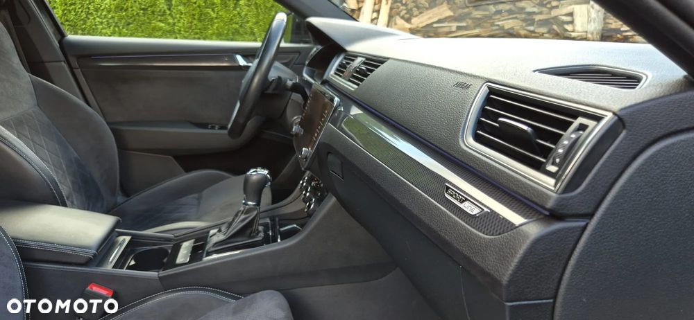 Skoda Superb Combi 2.0 TDI 4x4 DSG SportLine - 10