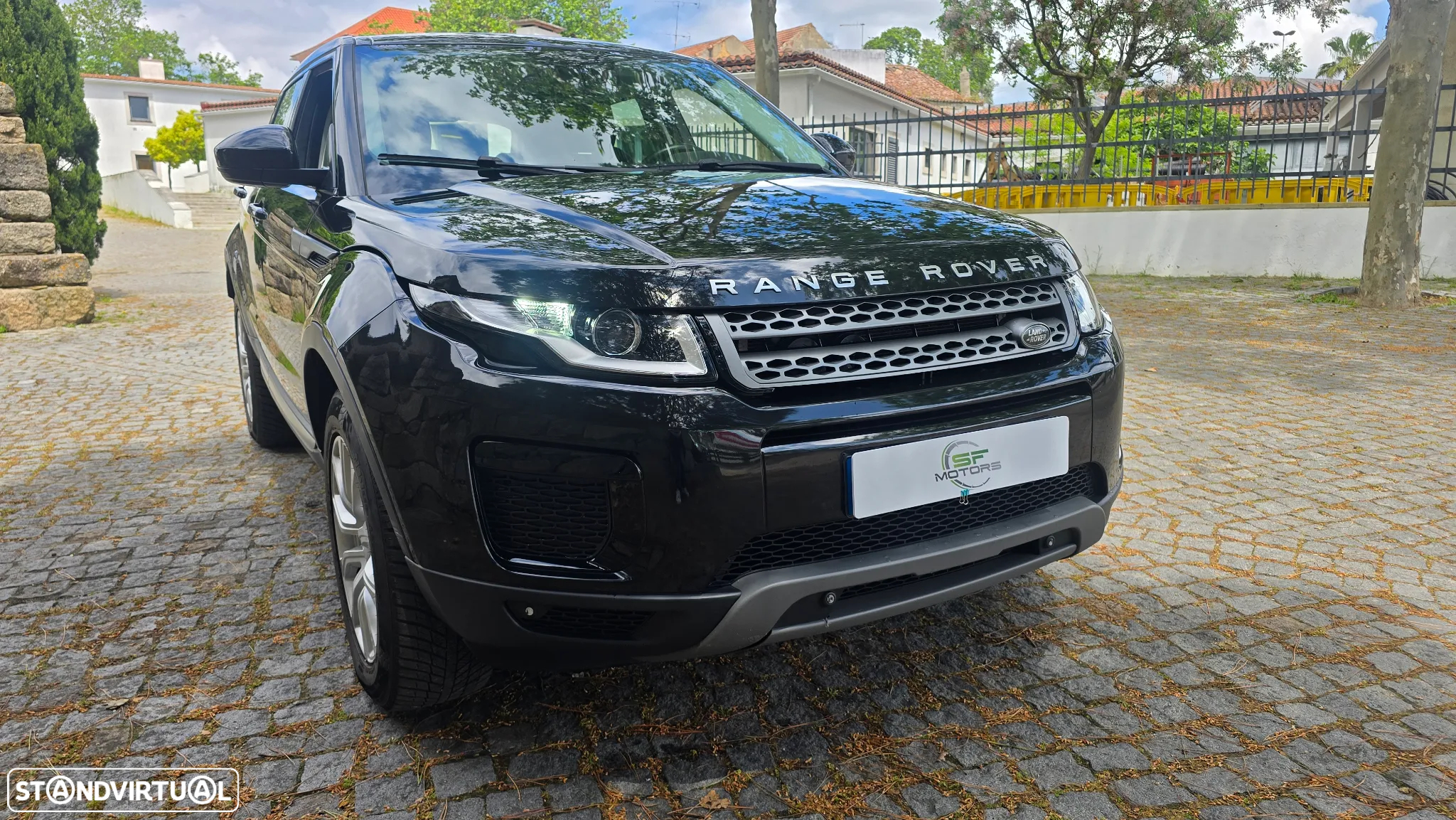 Land Rover Range Rover Evoque 2.0 D150 R-Dynamic - 34